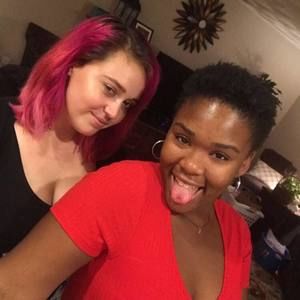 Meet your Posher, Kayla